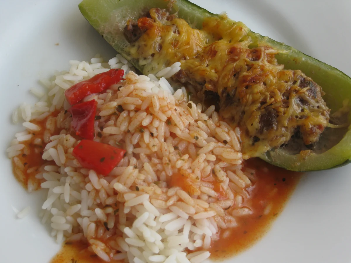 Rezept: Gefüllte Zucchini mit Hackfleisch Bild Nr. 207 Gefüllte Zucchini mit Hackfleisch - Rezept - Bild Nr. 207