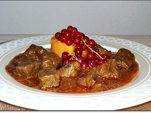 Hirsch-Edelgulasch  und Süßkartoffel-Türmchen - Rezept - Bild Nr. 228