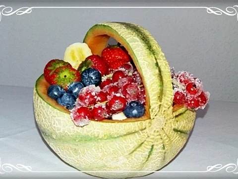 Cantaloupe Melone-Körbchen mit Obst gefüllt - Rezept - Bild Nr. 228