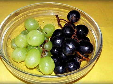 Cantaloupe Melone-Körbchen mit Obst gefüllt - Rezept - Bild Nr. 232