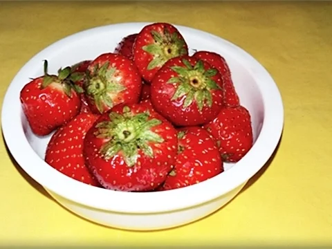 Cantaloupe Melone-Körbchen mit Obst gefüllt - Rezept - Bild Nr. 233