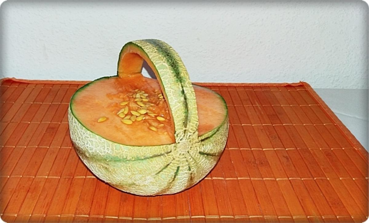 Cantaloupe Melone-Körbchen mit Obst gefüllt - Rezept - Bild Nr. 239