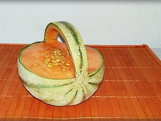 Cantaloupe Melone-Körbchen mit Obst gefüllt - Rezept - Bild Nr. 239