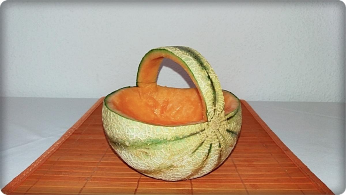 Cantaloupe Melone-Körbchen mit Obst gefüllt - Rezept - Bild Nr. 241