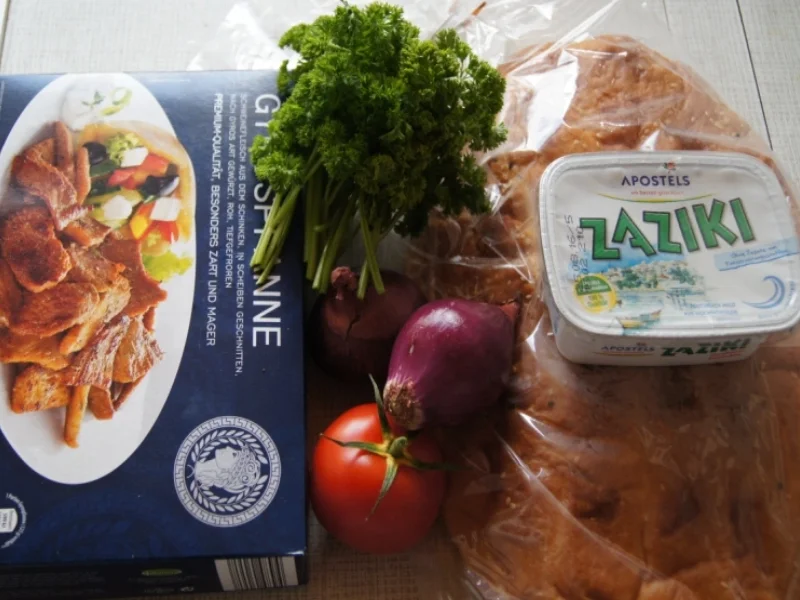 Pfannengyros mit Zaziki und Fladenbrot - Rezept - Bild Nr. 261