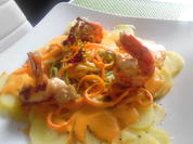 Black Tiger auf Kartoffelbett mit Gemüse-Spaghetti und Hummer-Sahnesoße - Rezept - Bild Nr. 260