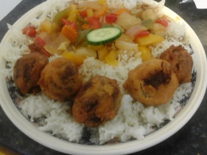 Rezept: Chinesische Eiernudeln mit Gemüse süß-sauer und ausgebackenen Mettbällchen Bild Nr. 267 Chinesische Eiernudeln mit Gemüse süß-sauer und ausgebackenen Mettbällchen - Rezept - Bild Nr. 267