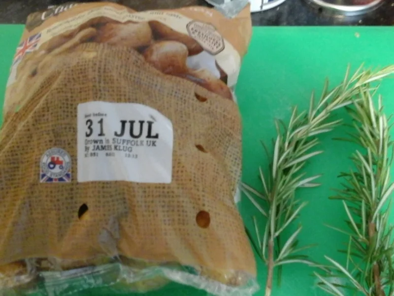 Rindergulasch mit Rosmarinkartoffeln und Blumenkohl+Brokkoli - Rezept - Bild Nr. 266