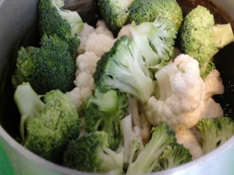 Rindergulasch mit Rosmarinkartoffeln und Blumenkohl+Brokkoli - Rezept - Bild Nr. 269