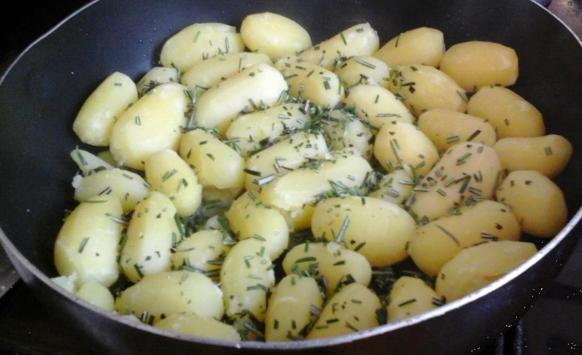 Rindergulasch mit Rosmarinkartoffeln und Blumenkohl+Brokkoli - Rezept - Bild Nr. 268