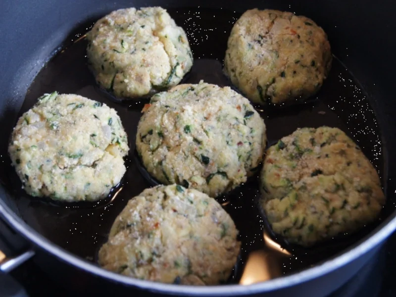 Rezept: Zucchinibuletten Bild Nr. 273 Zucchinibuletten - Rezept - Bild Nr. 273