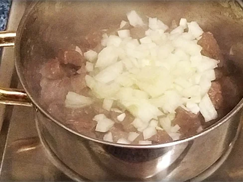 Hirsch-Edelgulasch mit Waldbeeren verfeinert - Rezept - Bild Nr. 270