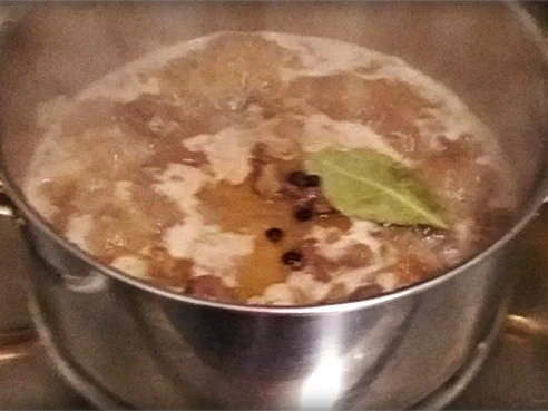 Hirsch-Edelgulasch mit Waldbeeren verfeinert - Rezept - Bild Nr. 273