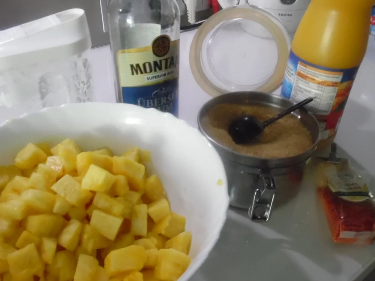 Pina Colada-Pudding mit Ananas-Chili-Ragout - Rezept - Bild Nr. 295