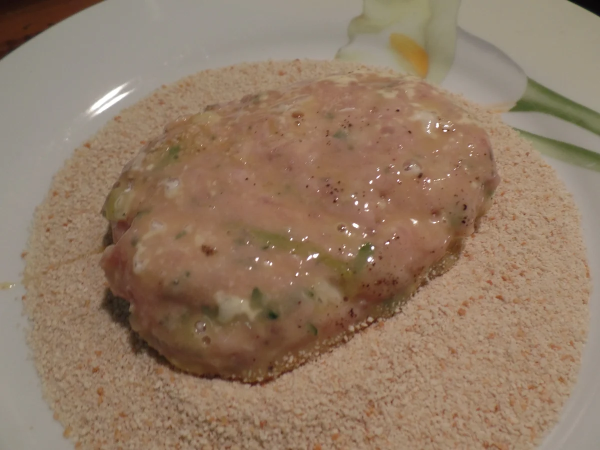 Bratwurstschnitzel mit Gurkensalat - Rezept - Bild Nr. 300