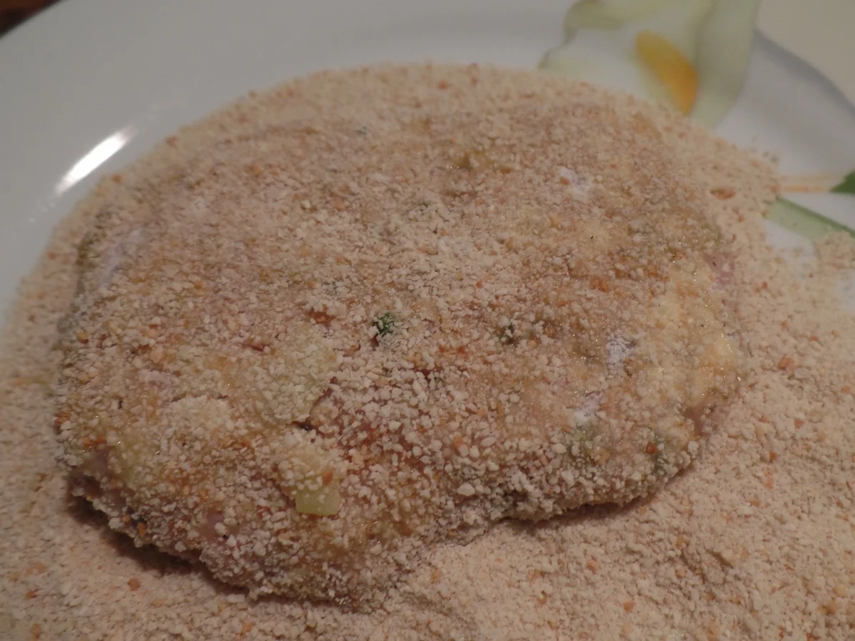 Bratwurstschnitzel mit Gurkensalat - Rezept - Bild Nr. 301