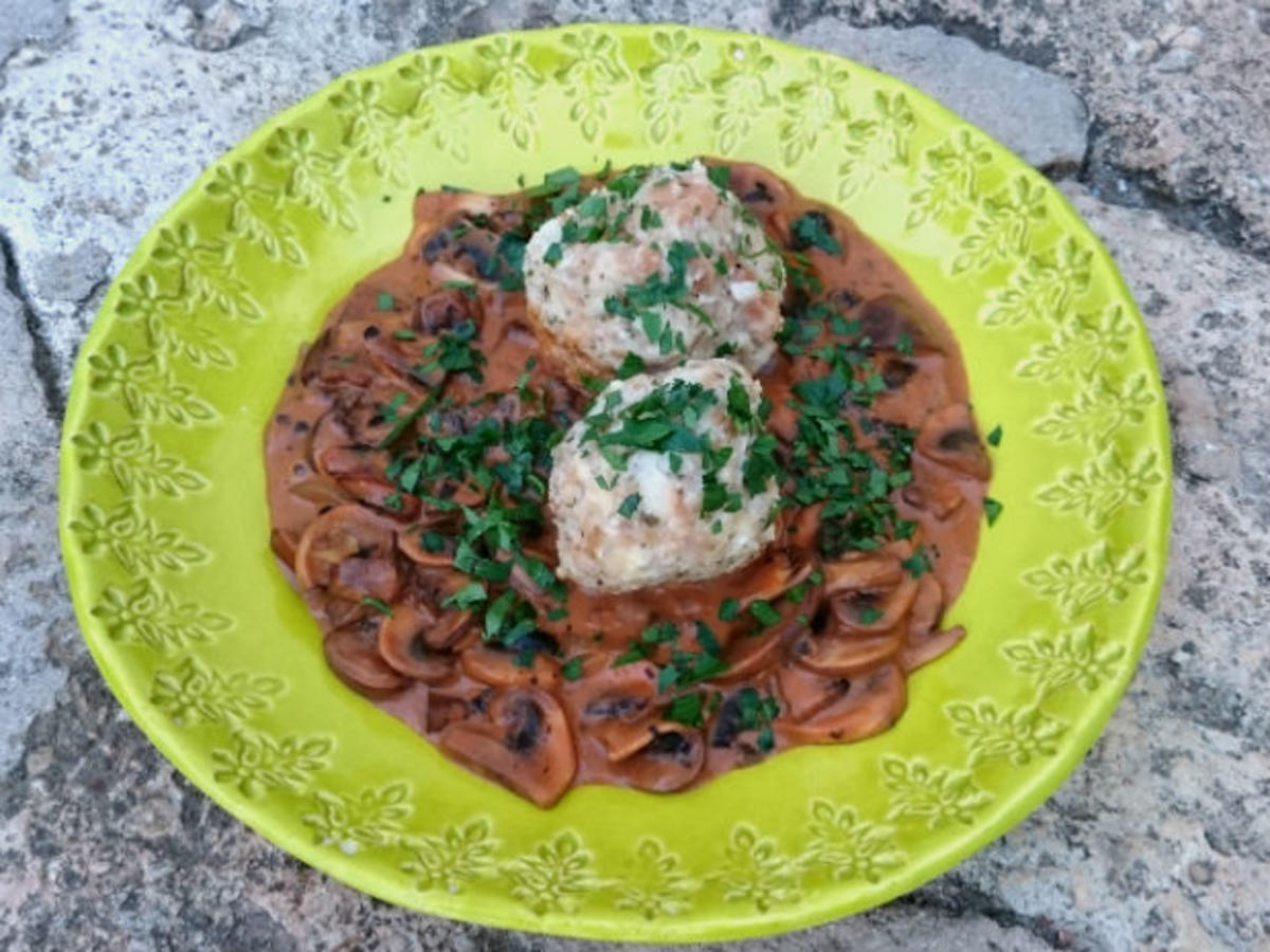 Semmelknödel mit Pilzragout - Rezept mit Bild - kochbar.de