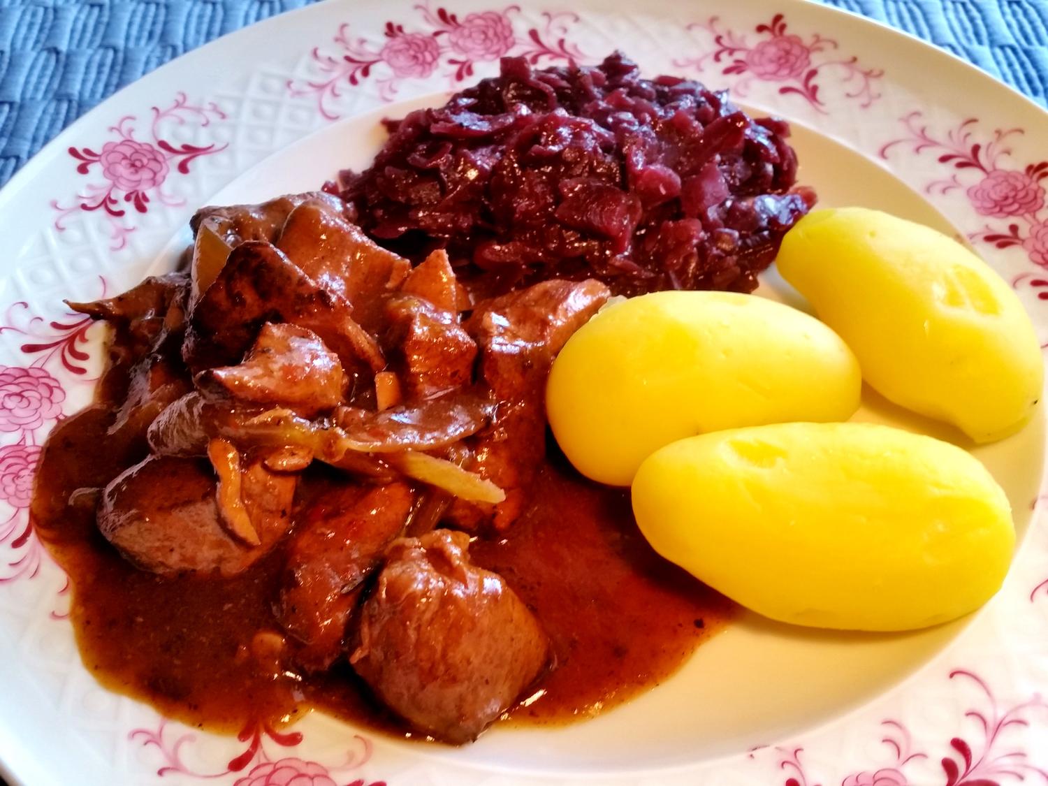 Putengulasch aus dem Römertopf - Rezept - kochbar.de