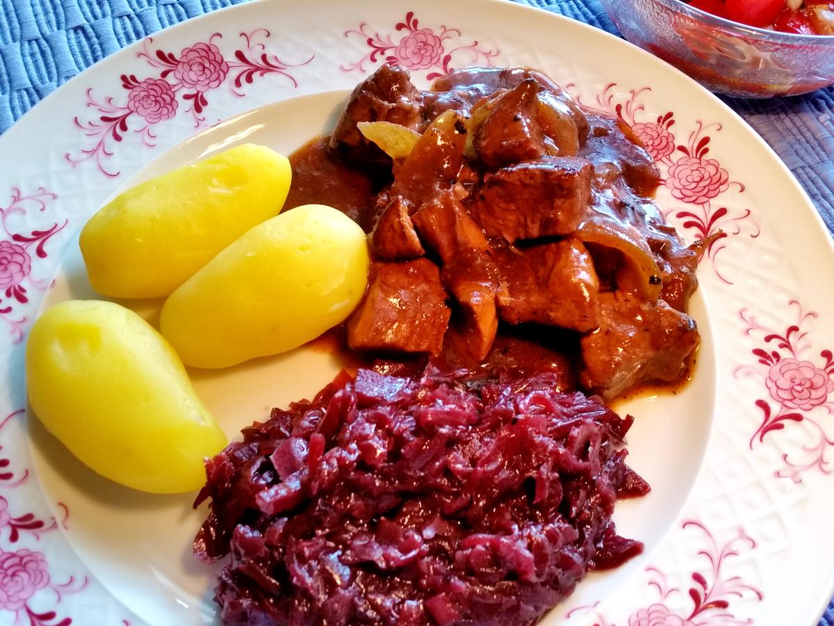 Putengulasch aus dem Römertopf - Rezept - kochbar.de