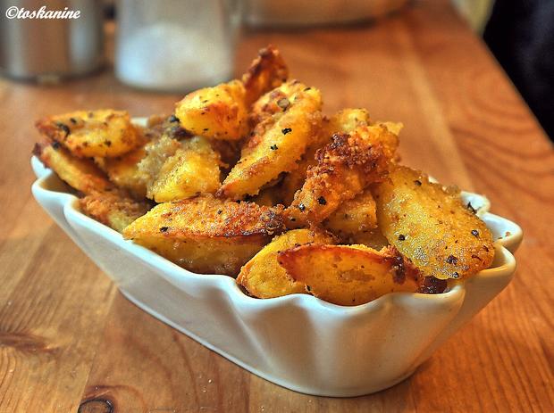 Knusprige Knoblauch-Kartoffeln - Rezept mit Video - kochbar.de