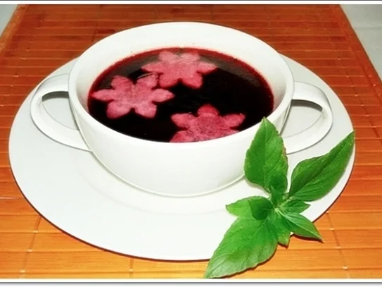 Pikante Rote-Bete-Suppe auf Rindfleischbrühe - Rezept - Bild Nr. 297