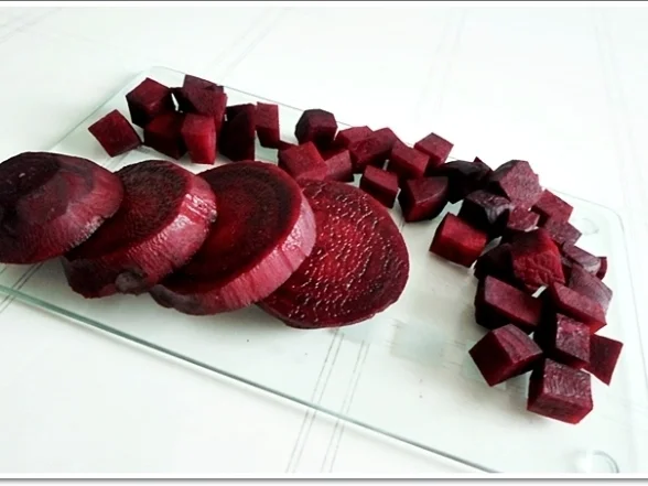 Pikante Rote-Bete-Suppe auf Rindfleischbrühe - Rezept - Bild Nr. 299