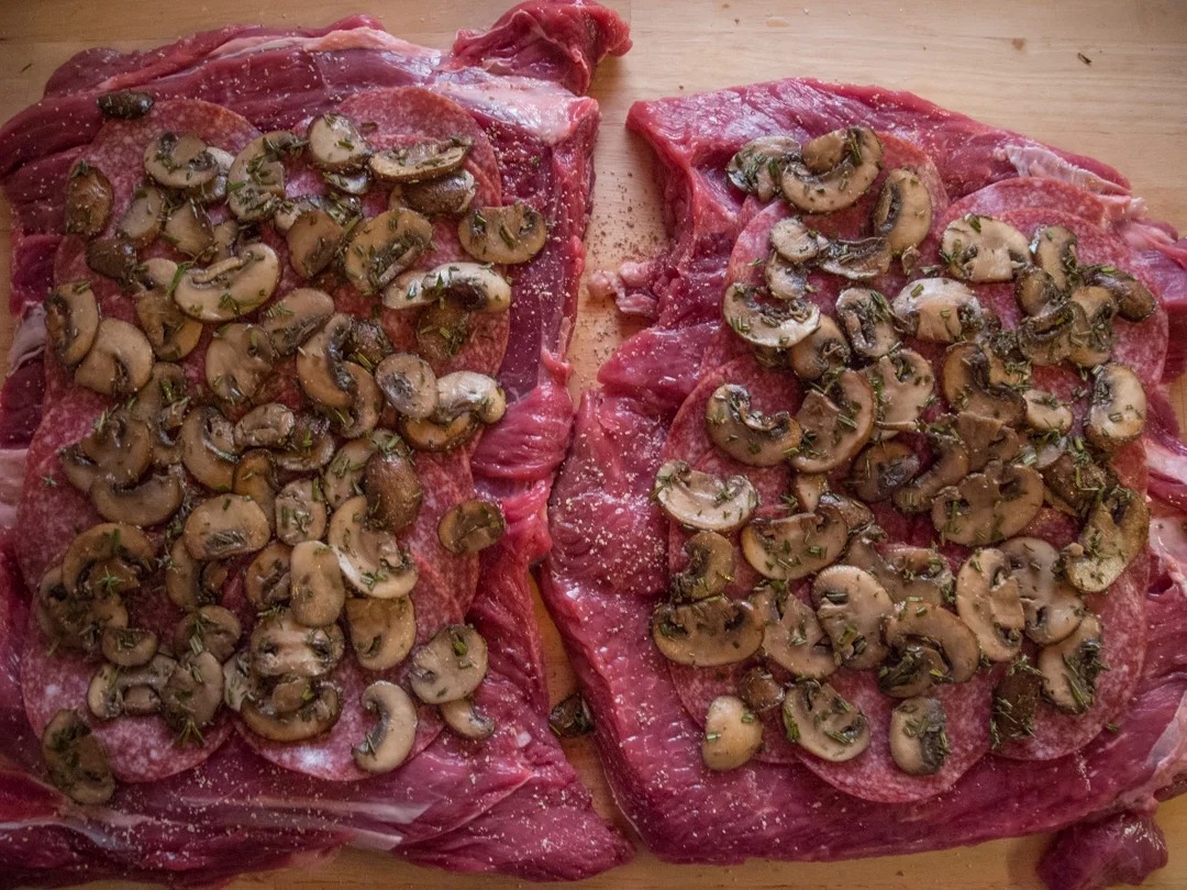 Rezept: Rinderrollbraten mit kleinen Kartoffeln und Pfannengemüse Bild Nr. 304 Rinderrollbraten mit kleinen Kartoffeln und Pfannengemüse - Rezept - Bild Nr. 304