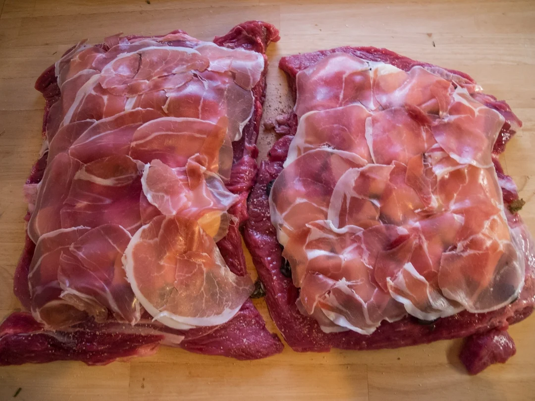 Rezept: Rinderrollbraten mit kleinen Kartoffeln und Pfannengemüse Bild Nr. 307 Rinderrollbraten mit kleinen Kartoffeln und Pfannengemüse - Rezept - Bild Nr. 307