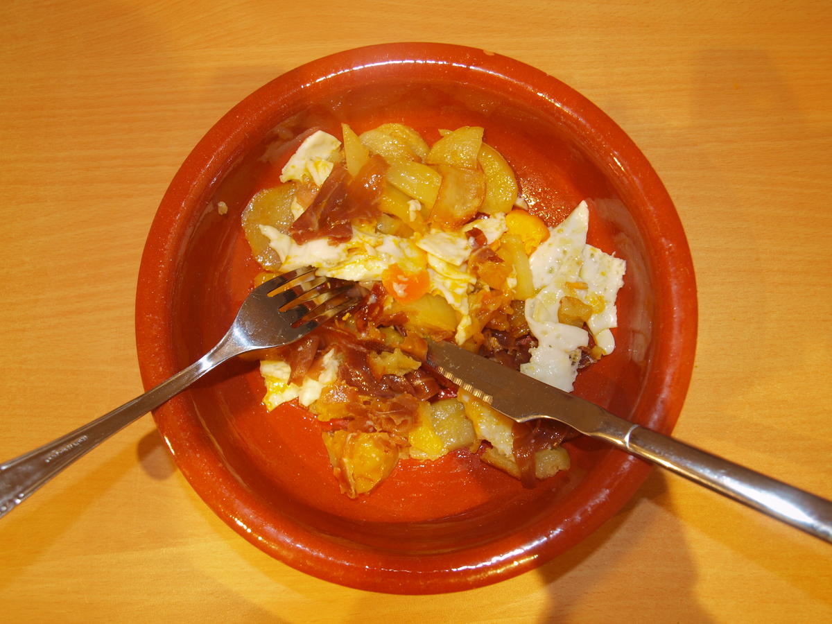 Ei mit Serrano-Schinken und Kartoffeln (Huevos Rotos) - Rezept - Bild Nr. 302