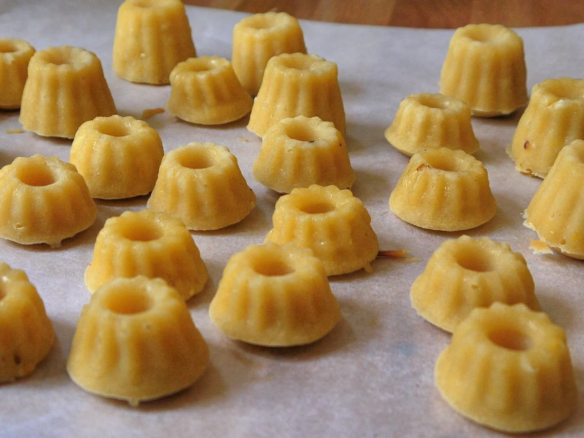 Rezept: Buttermilch-Guglhüpfer Bild Nr. 9 Buttermilch-Guglhüpfer - Rezept - Bild Nr. 9