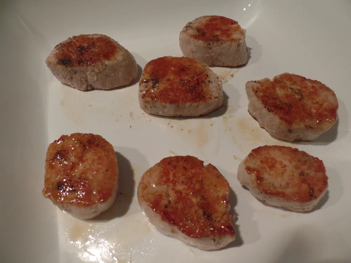 Rezept: Überbackenes Schweinefilet mit Birnenwürfel auf Kartoffelpuffer Bild Nr. 327 Überbackenes Schweinefilet mit Birnenwürfel auf Kartoffelpuffer - Rezept - Bild Nr. 327