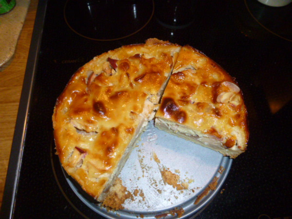 Apfelkuchen mit Vanille - Marzipanguß - Rezept - kochbar.de