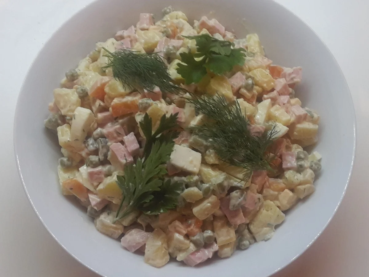 Rezept: Salat Olivier - Salat „Stolitschnij“ von Aleks Oma Bild Nr. 322 Salat Olivier - Salat „Stolitschnij“ von Aleks Oma - Rezept - Bild Nr. 322