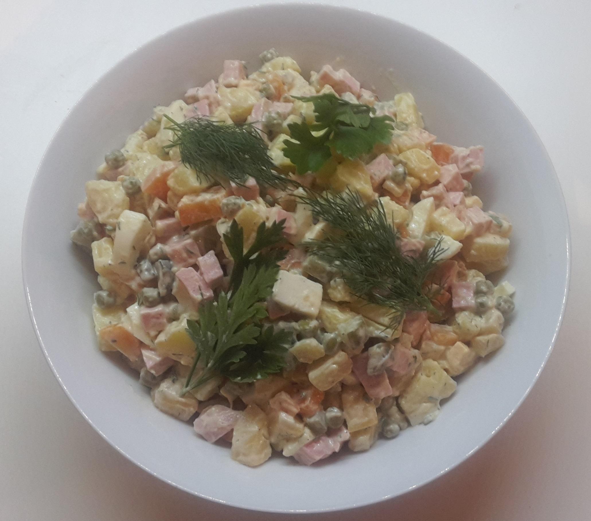 Bilder für Salat Olivier - Salat „Stolitschnij“ von Aleks Oma - Rezept