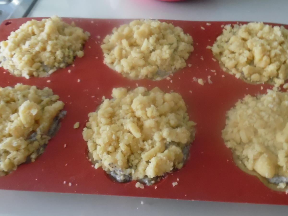 Mohn Quark Muffins mit Streusel - einfach - von barbara62 Mohn Quark Muffins mit Streusel - einfach - von barbara62
