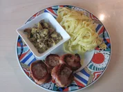 Rezept: Schweinemedallions umhüllt mit Bacon, dazu Bandnudeln und eine Curry-Pilzsauce Bild Nr. 328 Schweinemedallions umhüllt mit Bacon, dazu Bandnudeln und eine Curry-Pilzsauce - Rezept - Bild Nr. 328