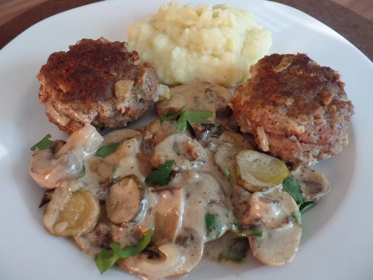 Rezept: Frikadellen mit Pilzrahm Bild Nr. 328 Frikadellen mit Pilzrahm - Rezept - Bild Nr. 328