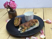 Überbackenes Ricotta-Spinat-Hähnchen / Süsskartoffeln / Rote-Bete-Chips - Rezept