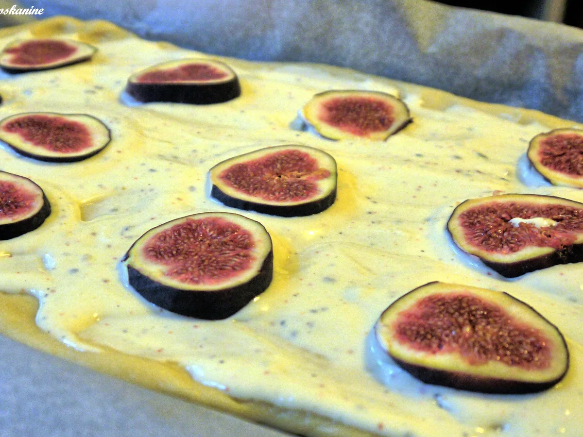 Rezept: Flammkuchen mit Feigen und Ziegenfrischkäse Bild Nr. 347 Flammkuchen mit Feigen und Ziegenfrischkäse - Rezept - Bild Nr. 347