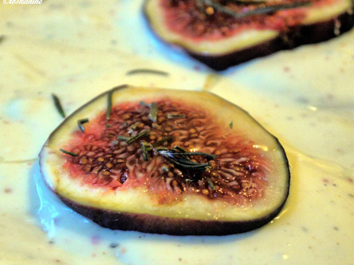 Rezept: Flammkuchen mit Feigen und Ziegenfrischkäse Bild Nr. 348 Flammkuchen mit Feigen und Ziegenfrischkäse - Rezept - Bild Nr. 348