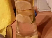 Wasser mit 3 Geschmäckern.  - Rezept