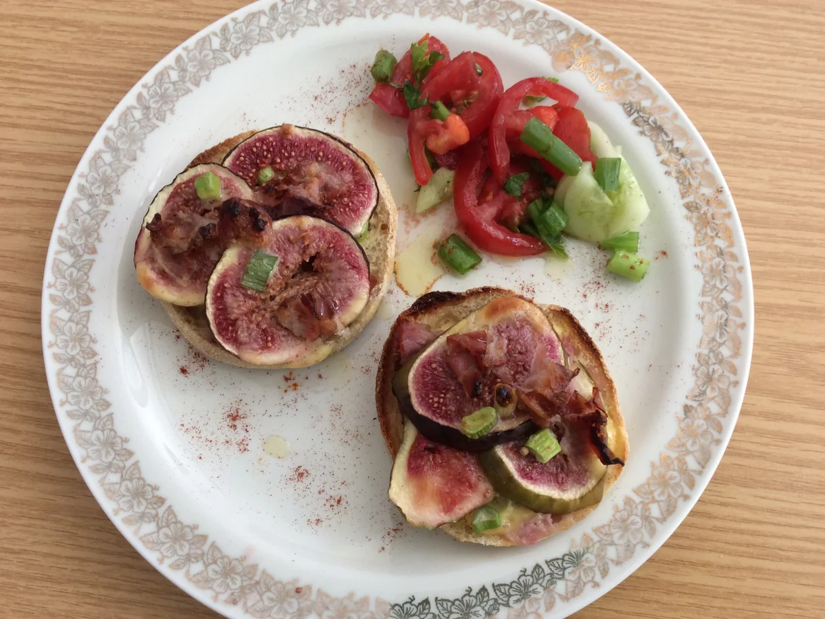 Überbackene Toastbrötchen mit Feigen,  Mascarpone und Speck - Rezept - Bild Nr. 348