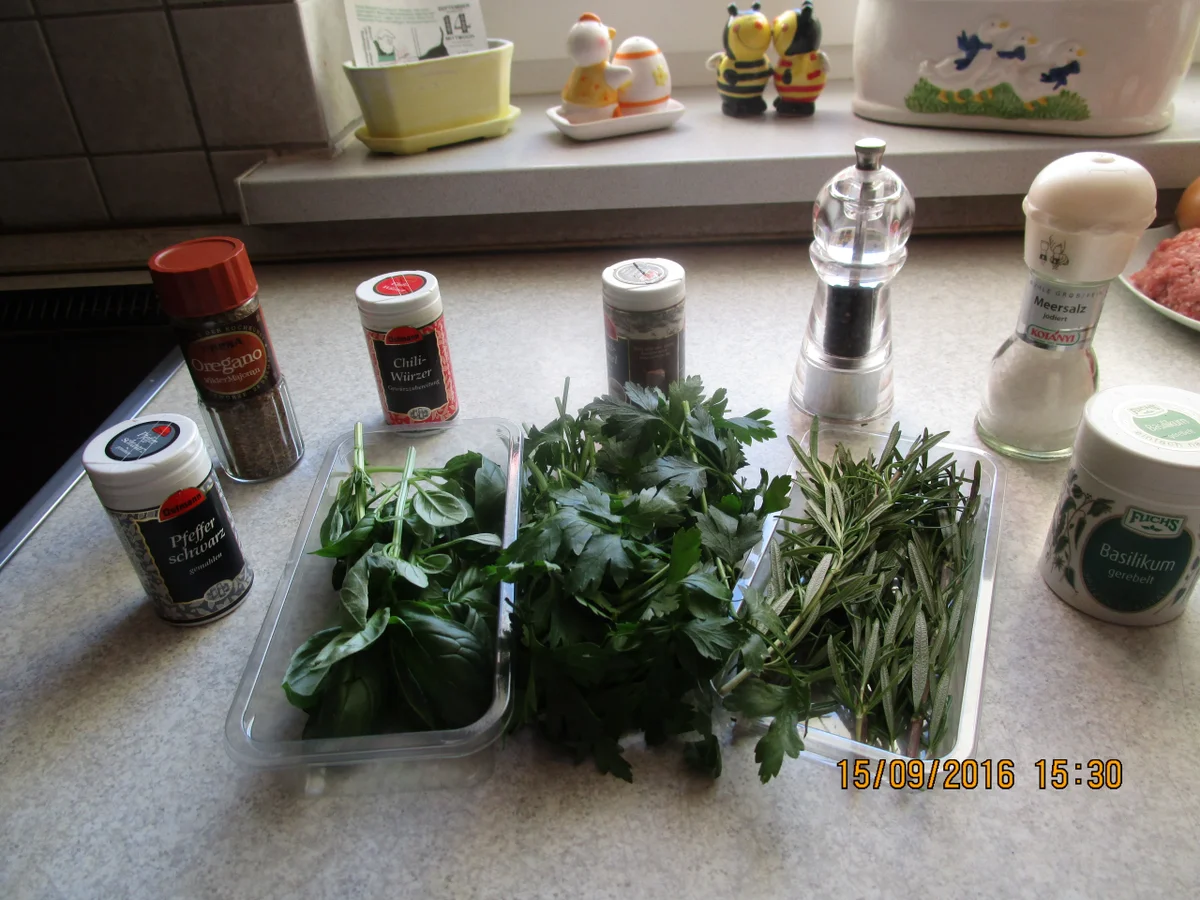 Überbackene Hackbällchen mit Tomatensauce - Rezept - Bild Nr. 360