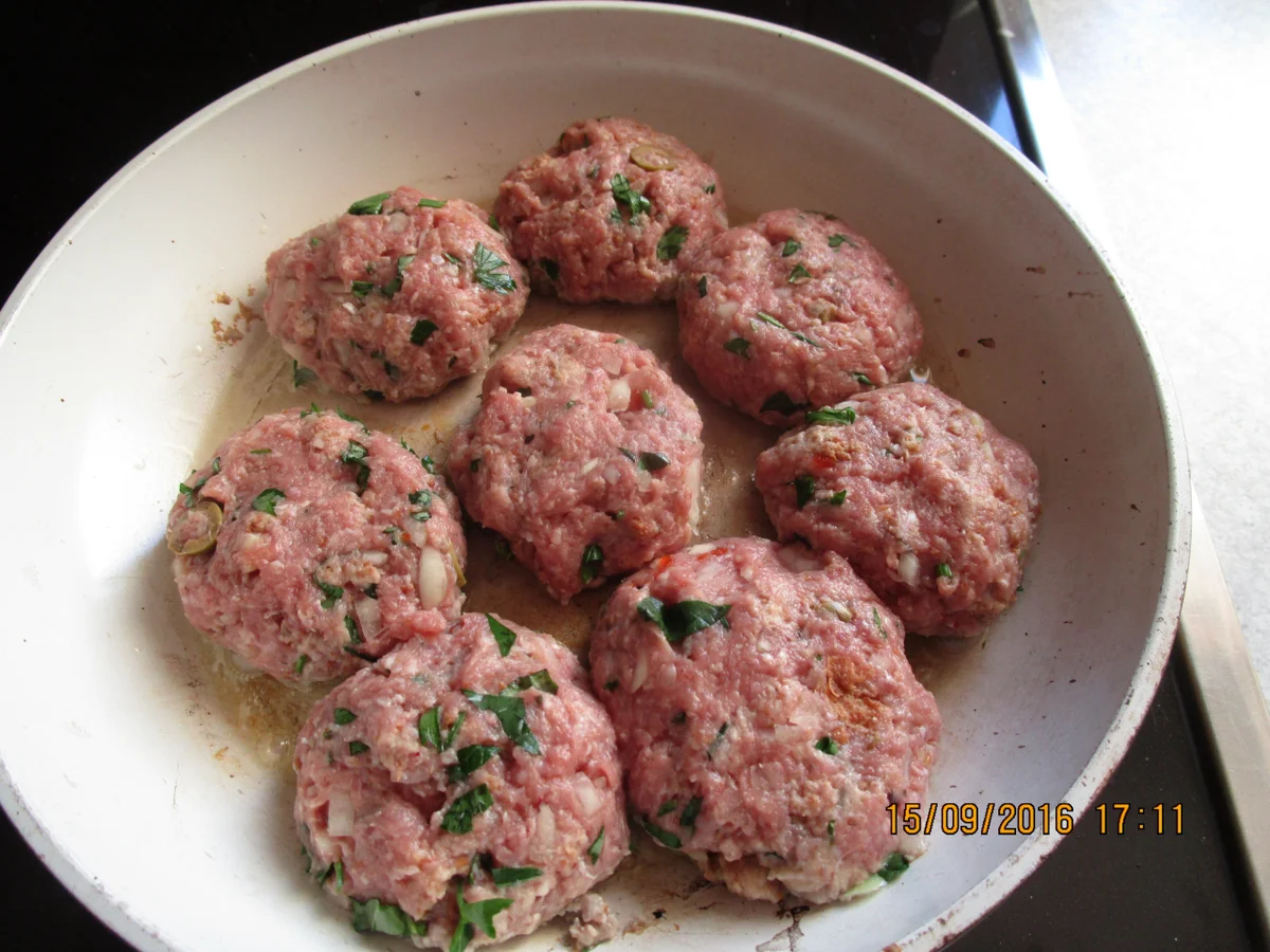 Überbackene Hackbällchen mit Tomatensauce - Rezept - Bild Nr. 369
