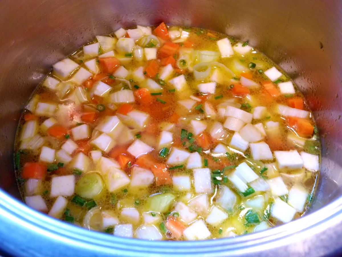 Gemüsige Kartoffelsuppe - Rezept - Bild Nr. 360