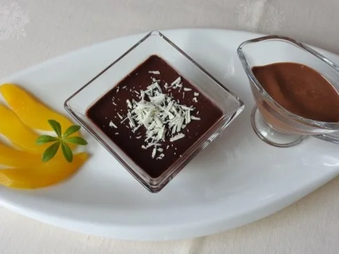 Schokoladen - Panna Cotta auf Kaffee - Schoko - Sahne - Soßenspiegel ... - Rezept - Bild Nr. 366