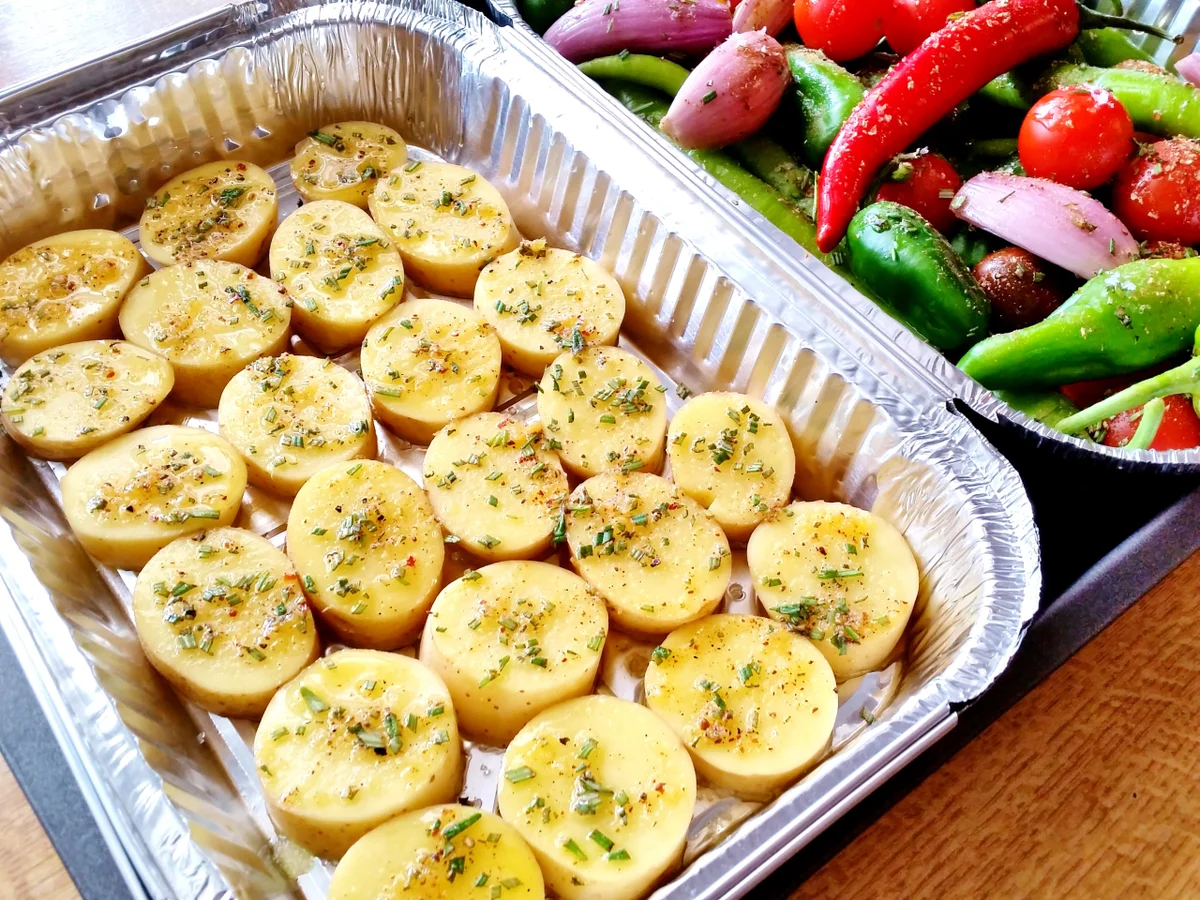 Rezept: Buntes Grillgemüse und Rosmarin-Kartoffeln ... Bild Nr. 365 Buntes Grillgemüse und Rosmarin-Kartoffeln ... - Rezept - Bild Nr. 365