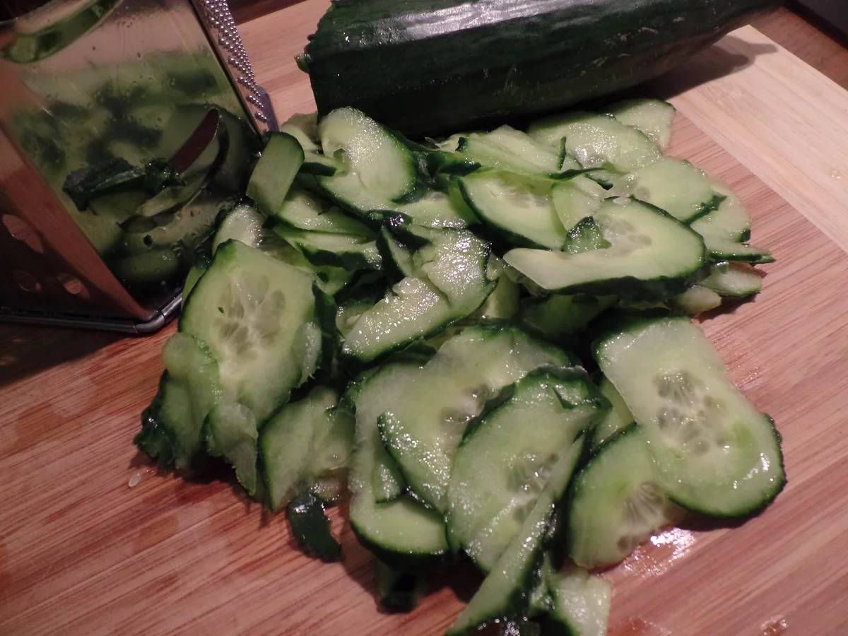 Fischfilet mit Knusperkruste und Gurkensalat - Rezept - Bild Nr. 373