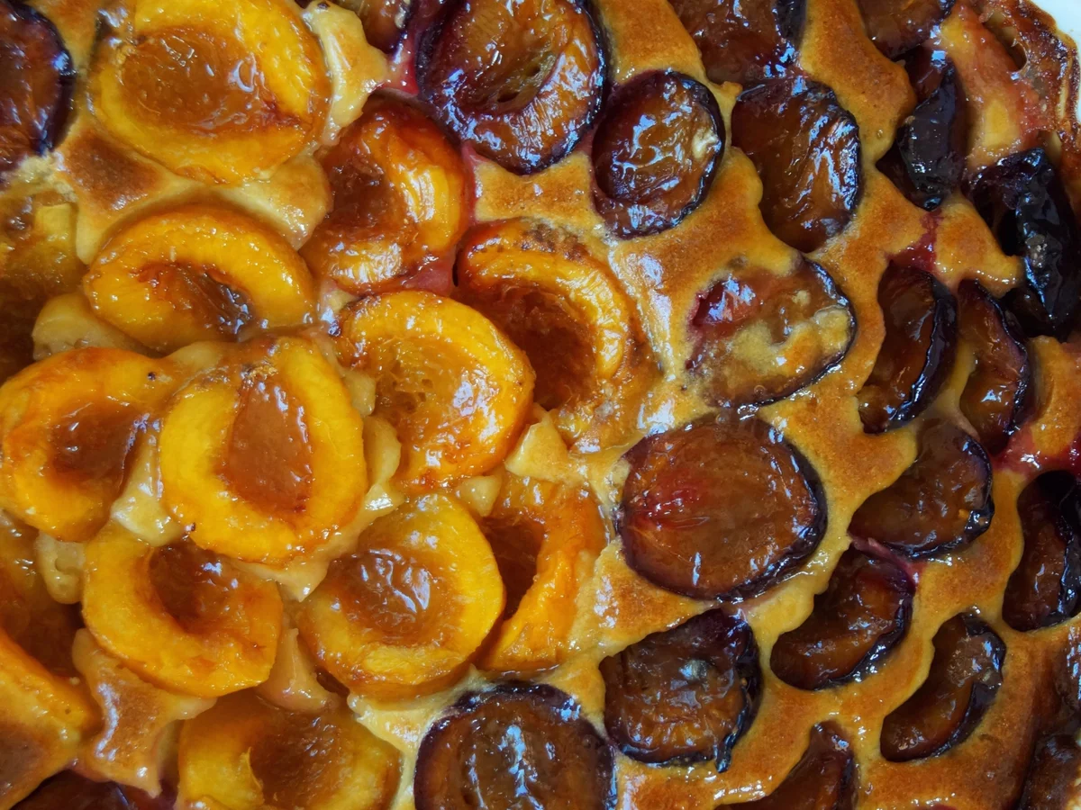 Zwetschgen-Aprikosen-Marzipan-Kuchen - Rezept