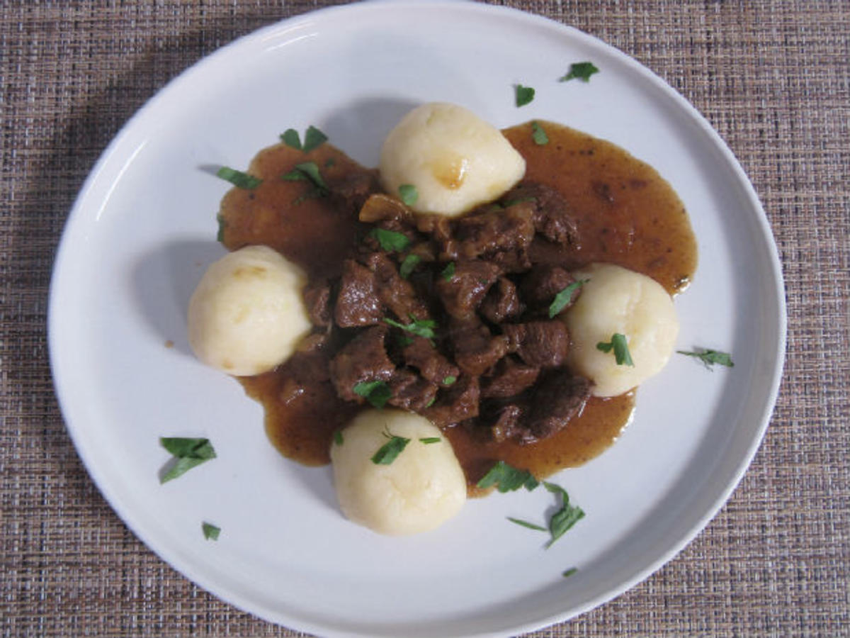 Bilder für Pfefferpotthast mit Rindfleisch und Zwiebeln Rezept